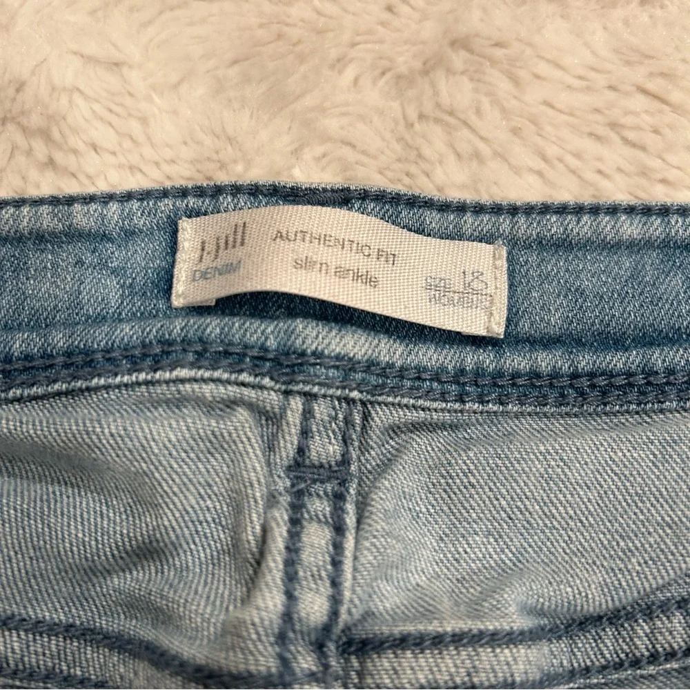 J. Jill Denim - Authentic Fit Slim Ankle Light-wash Jeans Floral Design 18 - Picture 8 of 12